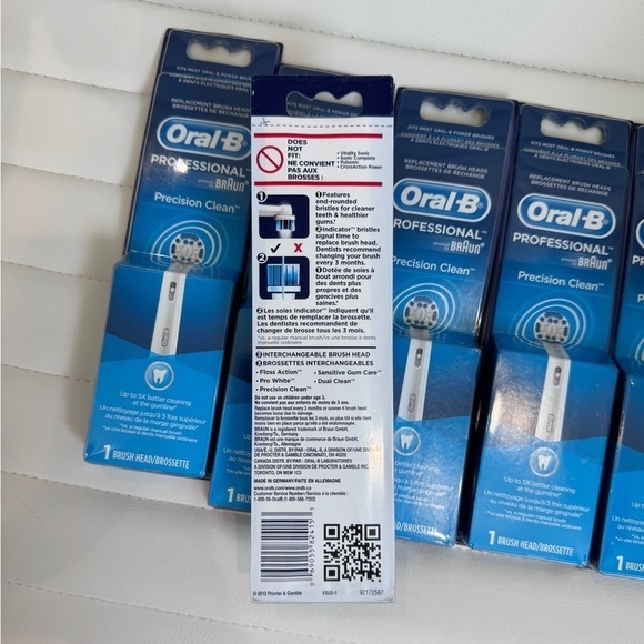 Oral-B Professional Precision Clean Toothbrush Heads Lot of 6 NEW - Picture 2 of 2